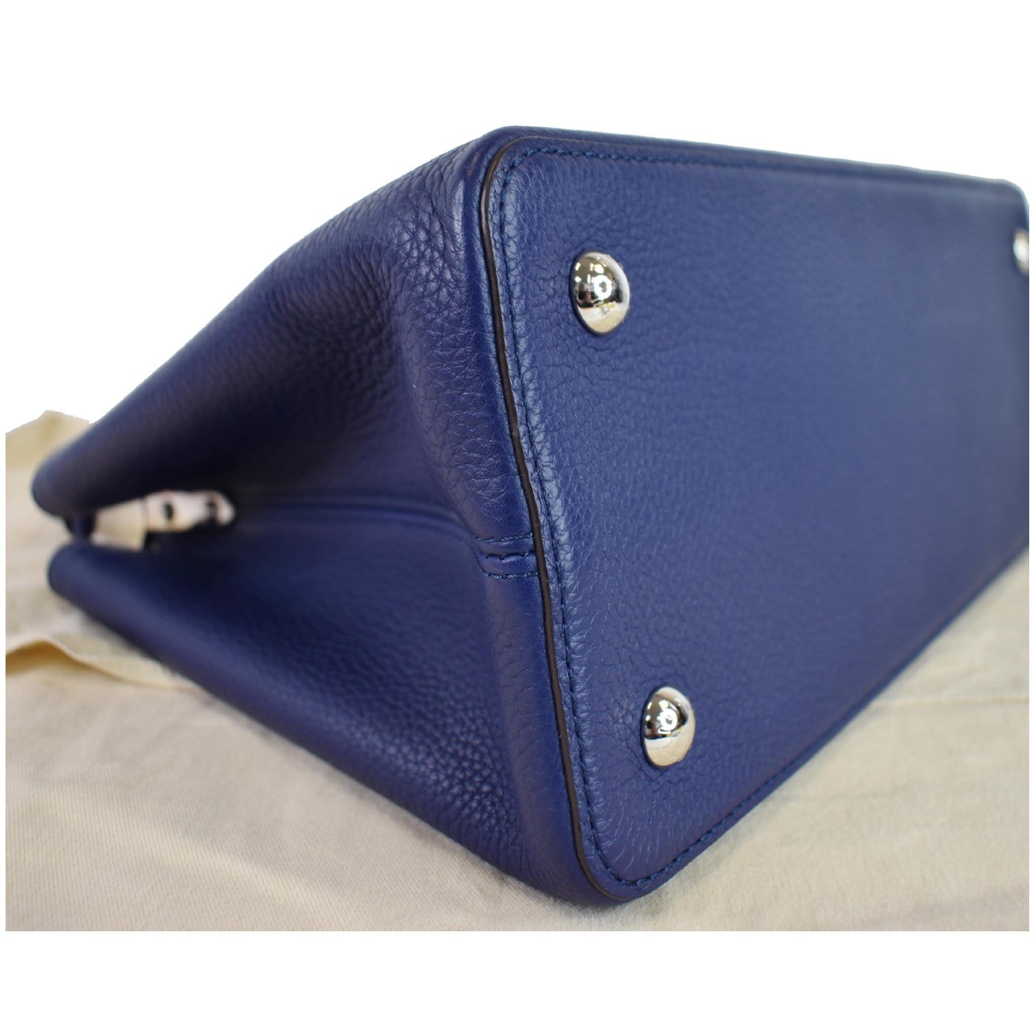 Capucines MM Taurillon Leather - Handbags