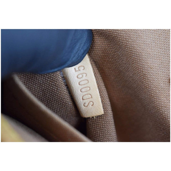 Louis Vuitton Batignolles Vertical Monogram Canvas Bag lv code SD0095