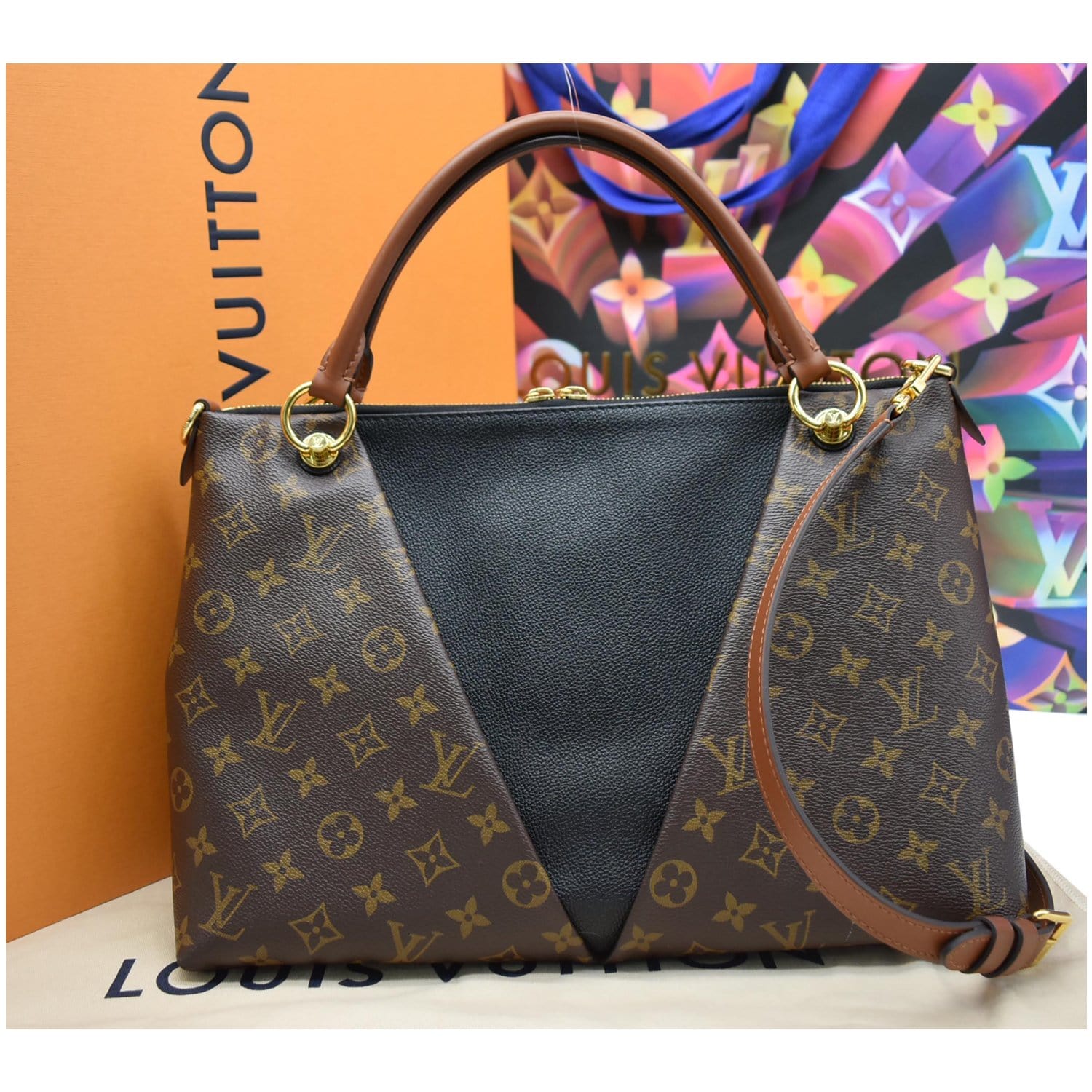 Louis Vuitton V MM Monogram Canvas Tote Bag Black - DDH