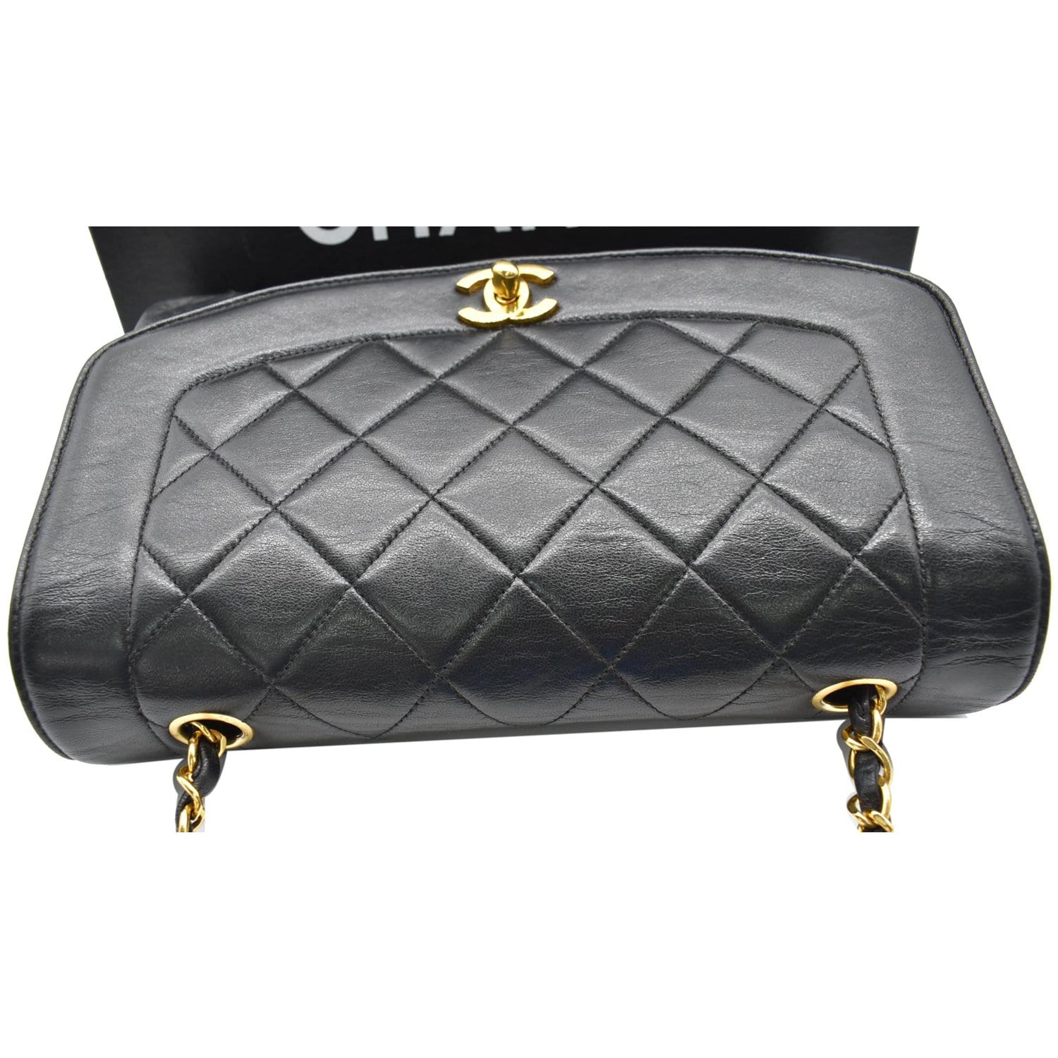 Pre-Owned CHANEL Chanel matelasse Diana 22 bag 94's lambskin