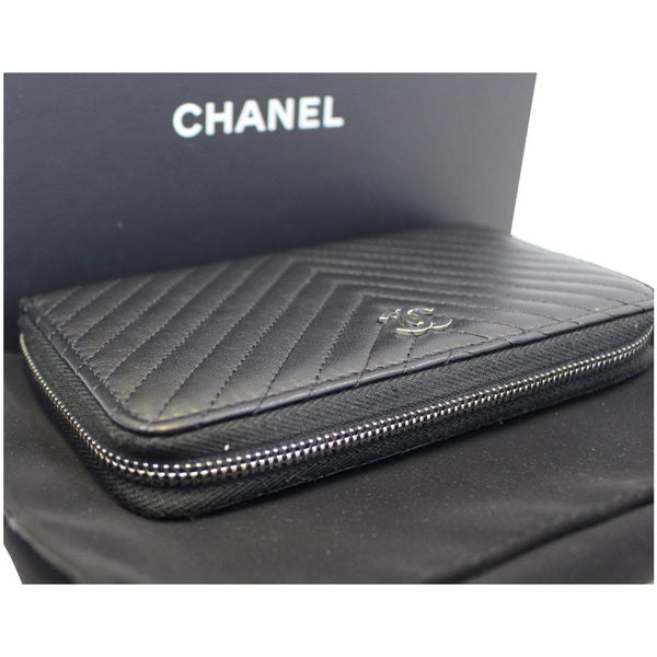Chanel Wallet Lambskin Chevron Quilted Zip in discount