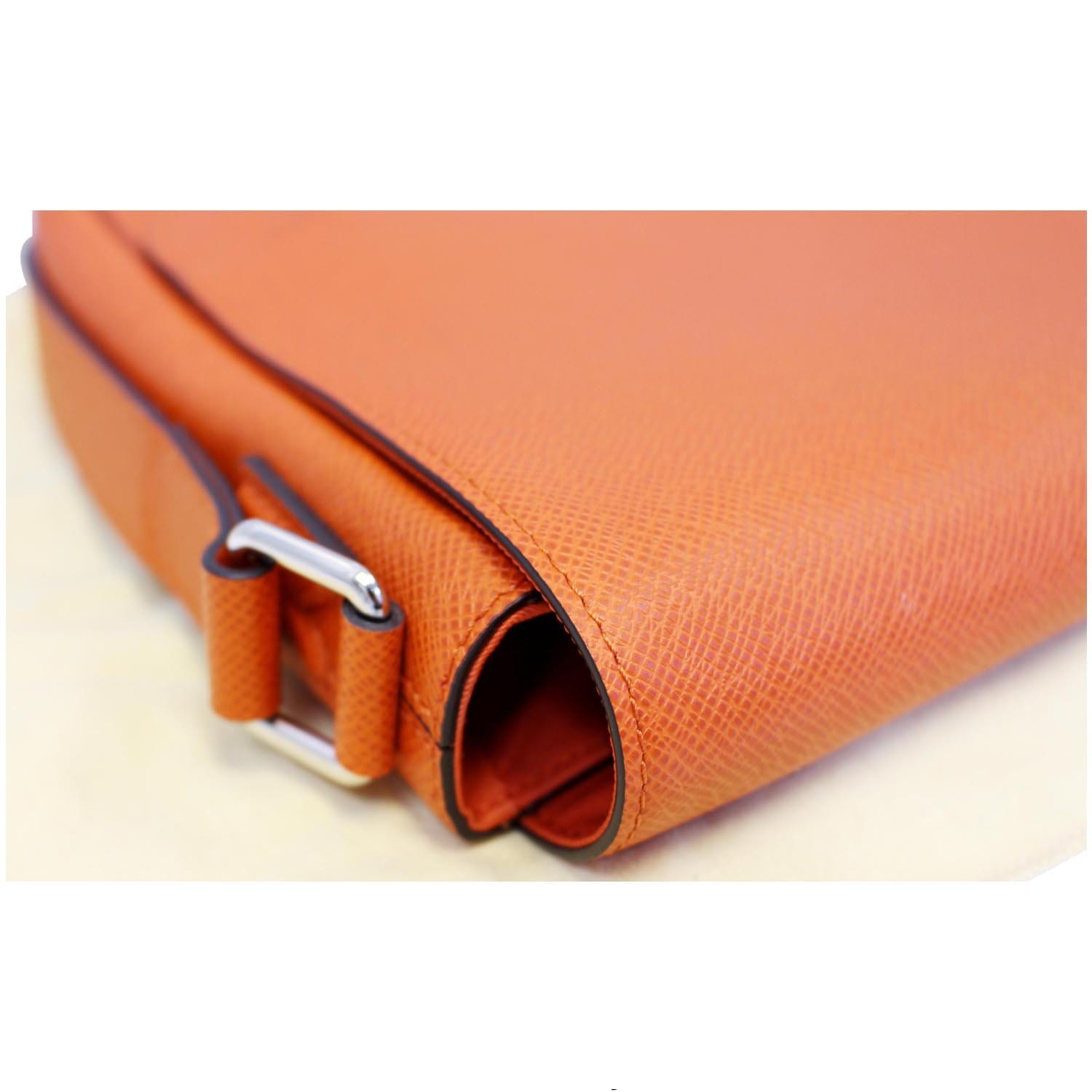 Louis Vuitton Volcano Orange Taiga Leather and Monogram Canvas Taigarama Brazza  Wallet - Yoogi's Closet