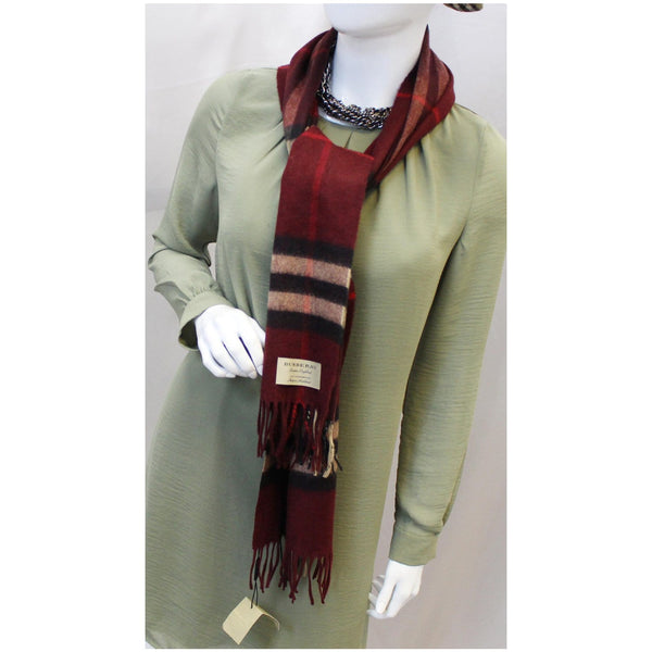 Burberry Scarf | Classic Cashmere Scarf in Claret for women