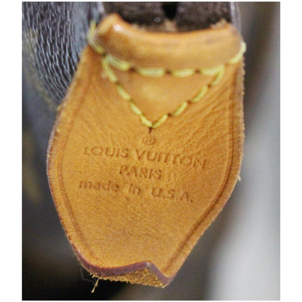 Louis Vuitton Totally MM Monogram Canvas Shoulder Bag logo preview