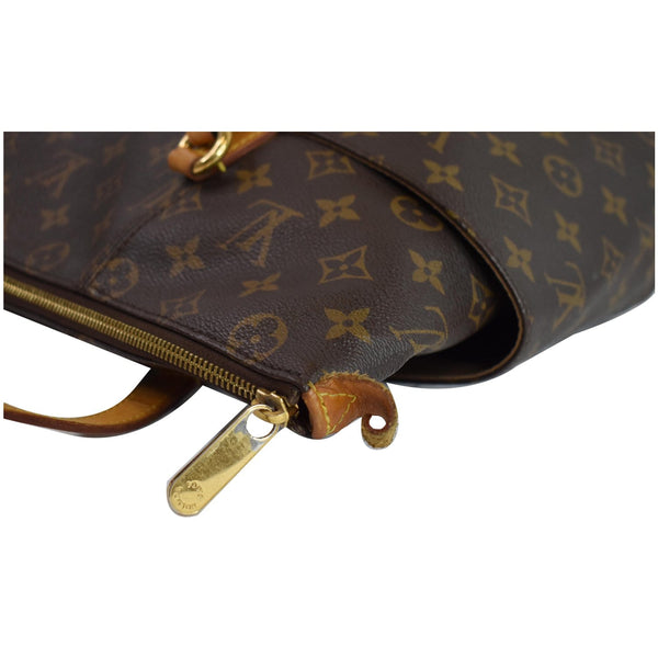 LOUIS VUITTON Totally MM Monogram Canvas Shoulder Bag Brown