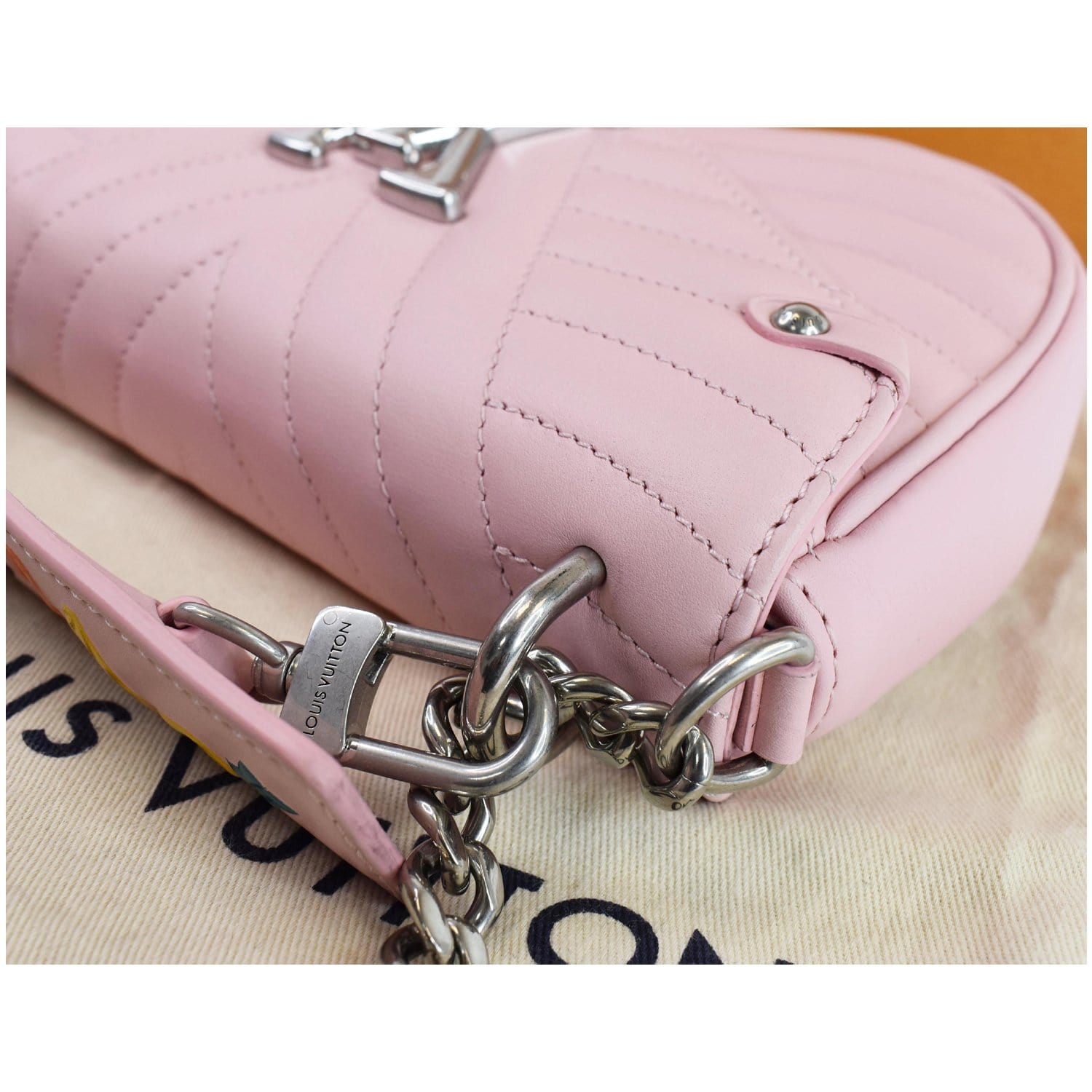 Louis Vuitton New Wave Chain Bag Quilted Leather MM Pink 8091150
