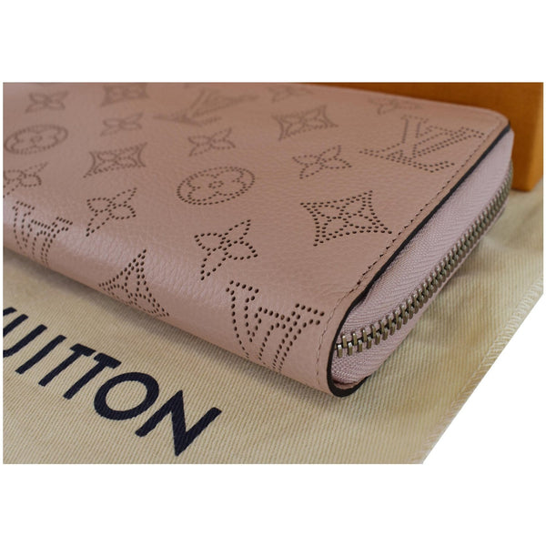 LOUIS VUITTON Mahina Leather Zippy Wallet Magnolia