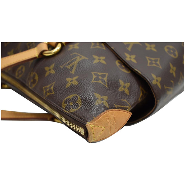 LOUIS VUITTON Totally MM Monogram Canvas Shoulder Bag Brown