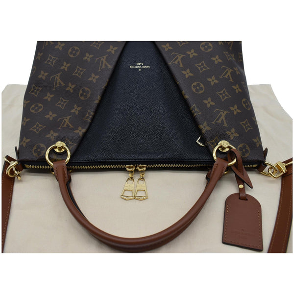 Louis Vuitton V MM Monogram Canvas Tote handbag