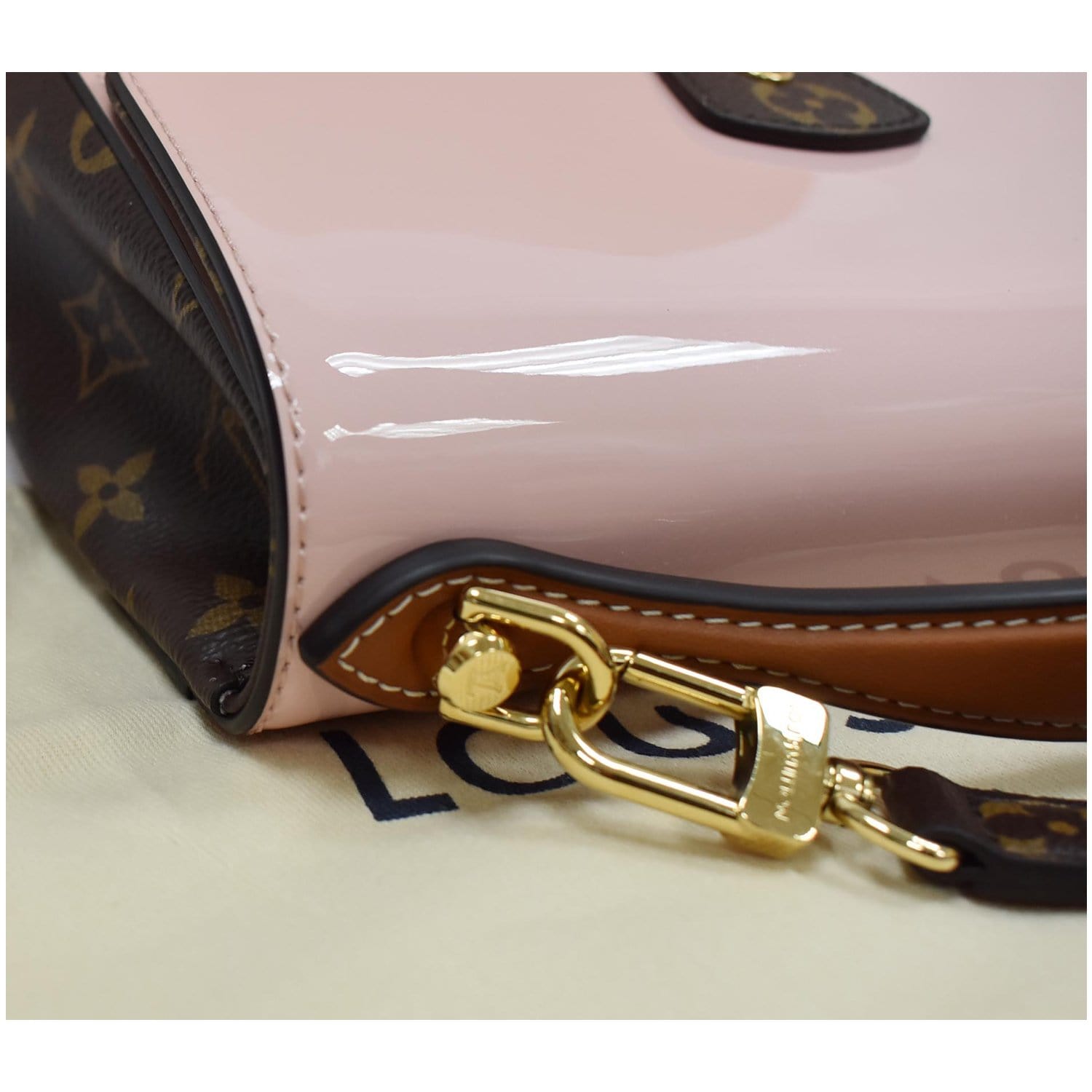 Louis Vuitton Nude Patent Leather Pochette Shoulder Bag at 1stDibs