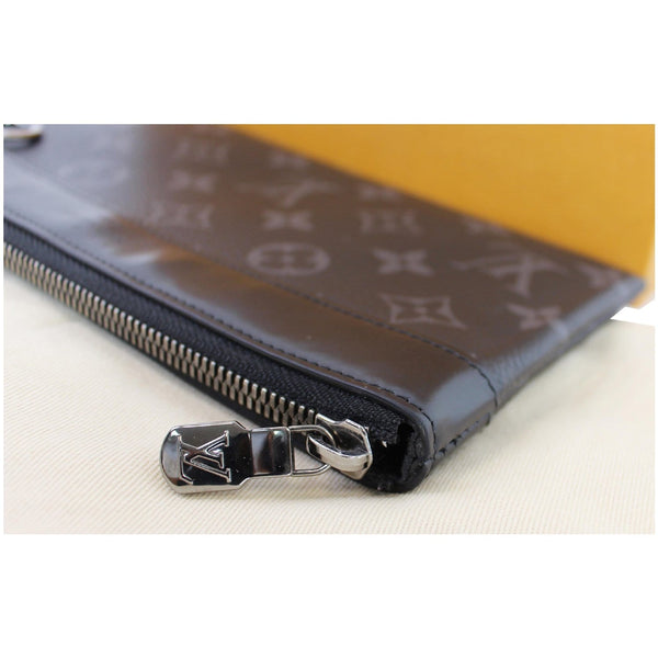 Louis Vuitton Discovery Pochette PM Monogram Pouch Logo on zip handle