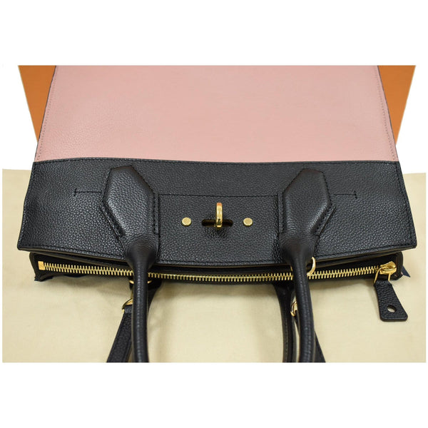 Louis Vuitton City Steamer MM Leather Shoulder Bag - zip bag