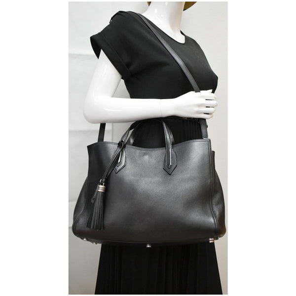 YVES SAINT LAURENT Amber Medium Leather Tote Bag Black