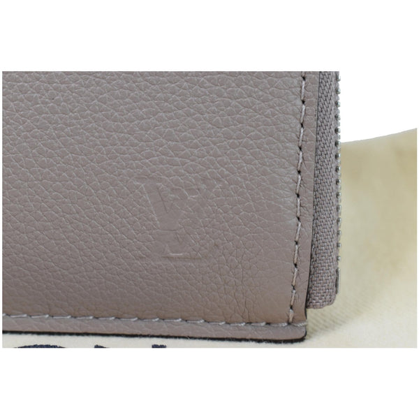 Louis Vuitton Jules PM Pochette Leather Clutch Taupe - Lv logo