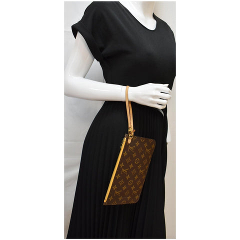 LOUIS VUITTON Neverfull MM Monogram Canvas Pochette Wristlet Pouch Brown
