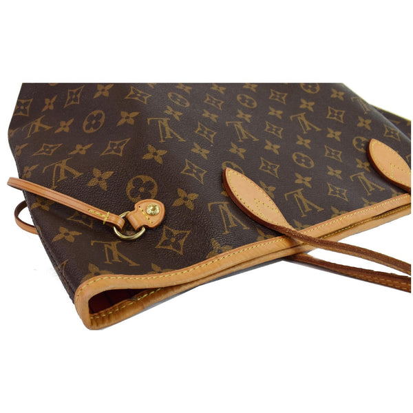 Louis Vuitton Neverfull MM Monogram Canvas Shoulder Bag - corner seams