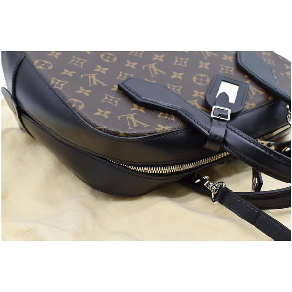 LOUIS VUITTON Dora MM Monogram Canvas Shoulder Bag Brown