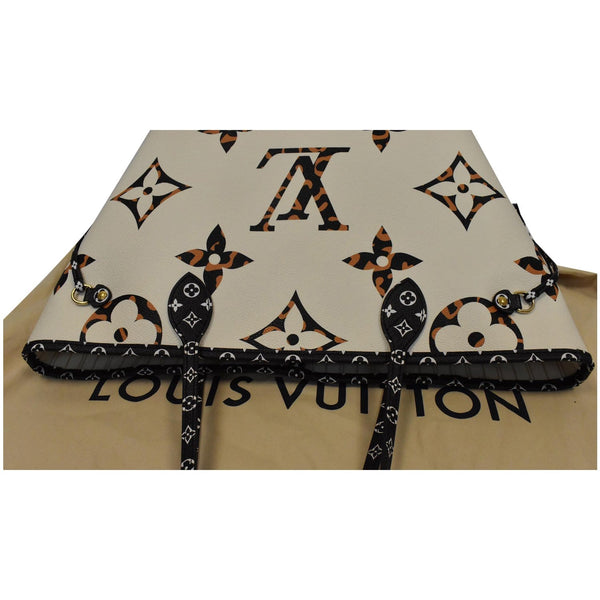 Louis Vuitton Neverfull MM handbag - LV monogram front preview