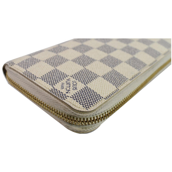 Louis Vuitton Damier Azur Zippy Wallet corner clsoe view