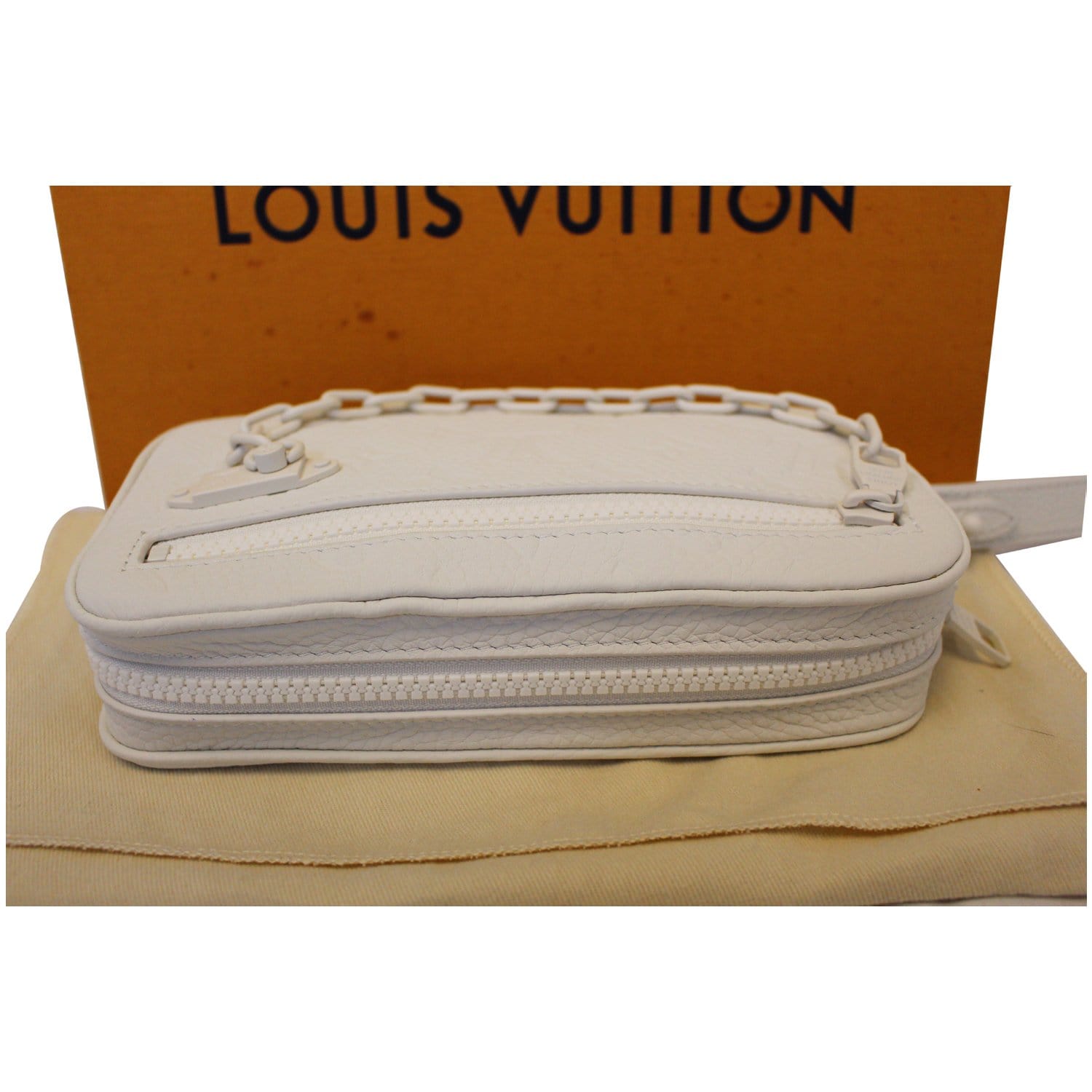 Louis Vuitton 2018 Pre-owned Pochette Volga Clutch Bag - White