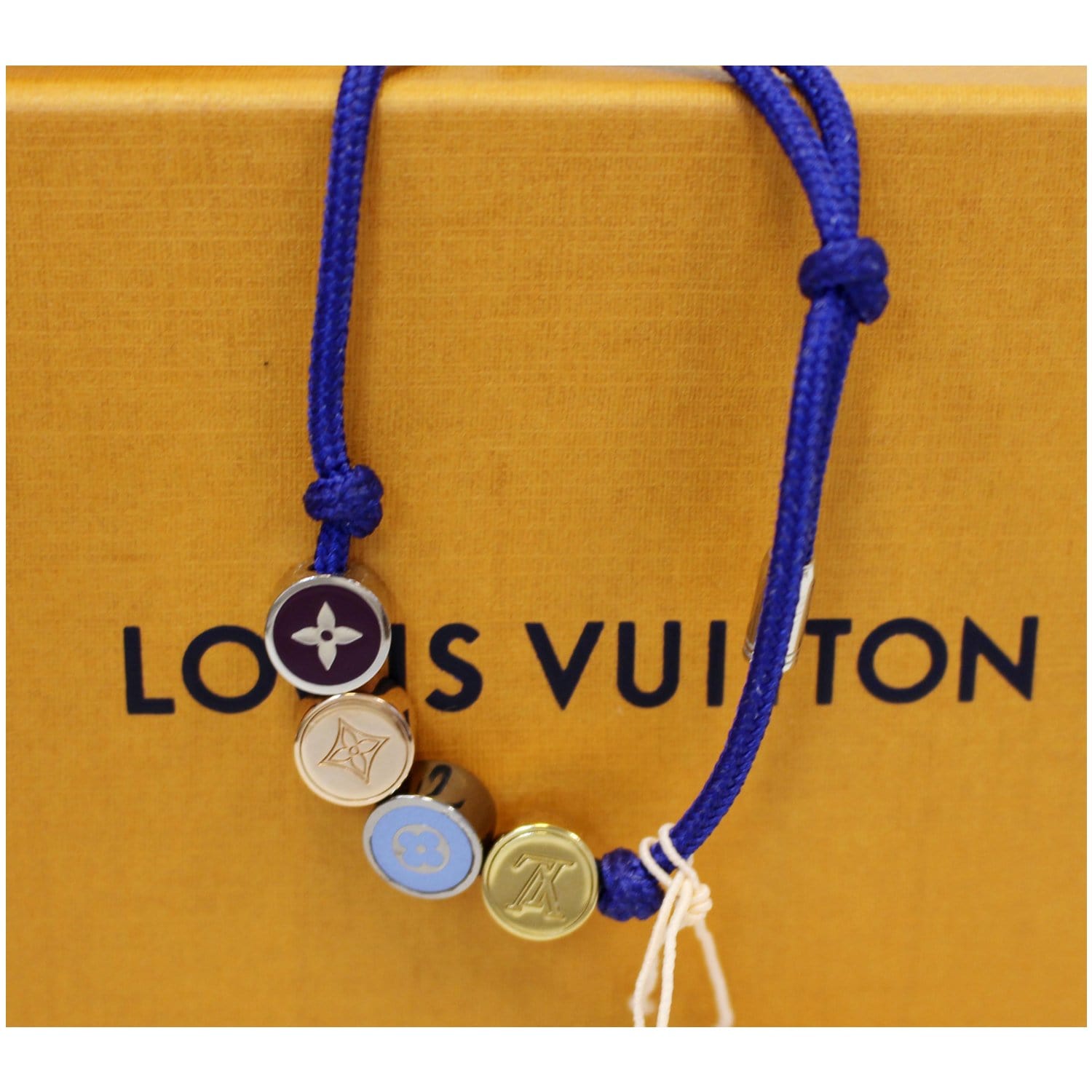 NEW authentic Louis Vuitton luggage tag beaded necklace  Louis vuitton  luggage tag, Louis vuitton luggage, Beaded necklace