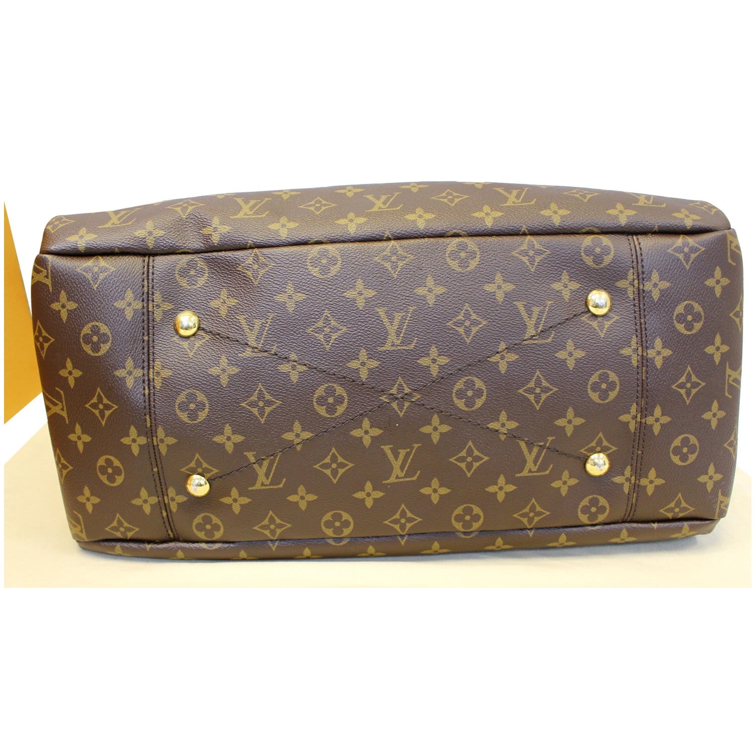 ❤️‍🩹SOLD❤️‍🩹 Louis Vuitton Artsy MM Monogram Shoulder Bag