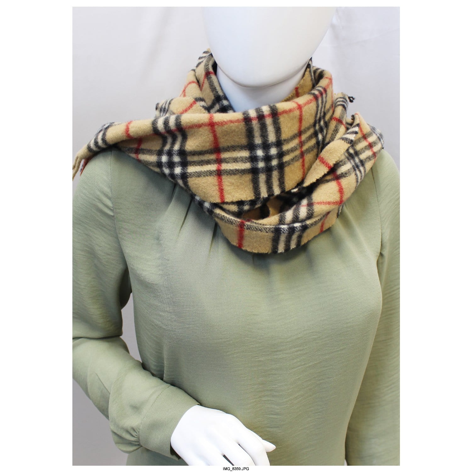 HOW TO SPOT A REAL BURBERRY SCARF