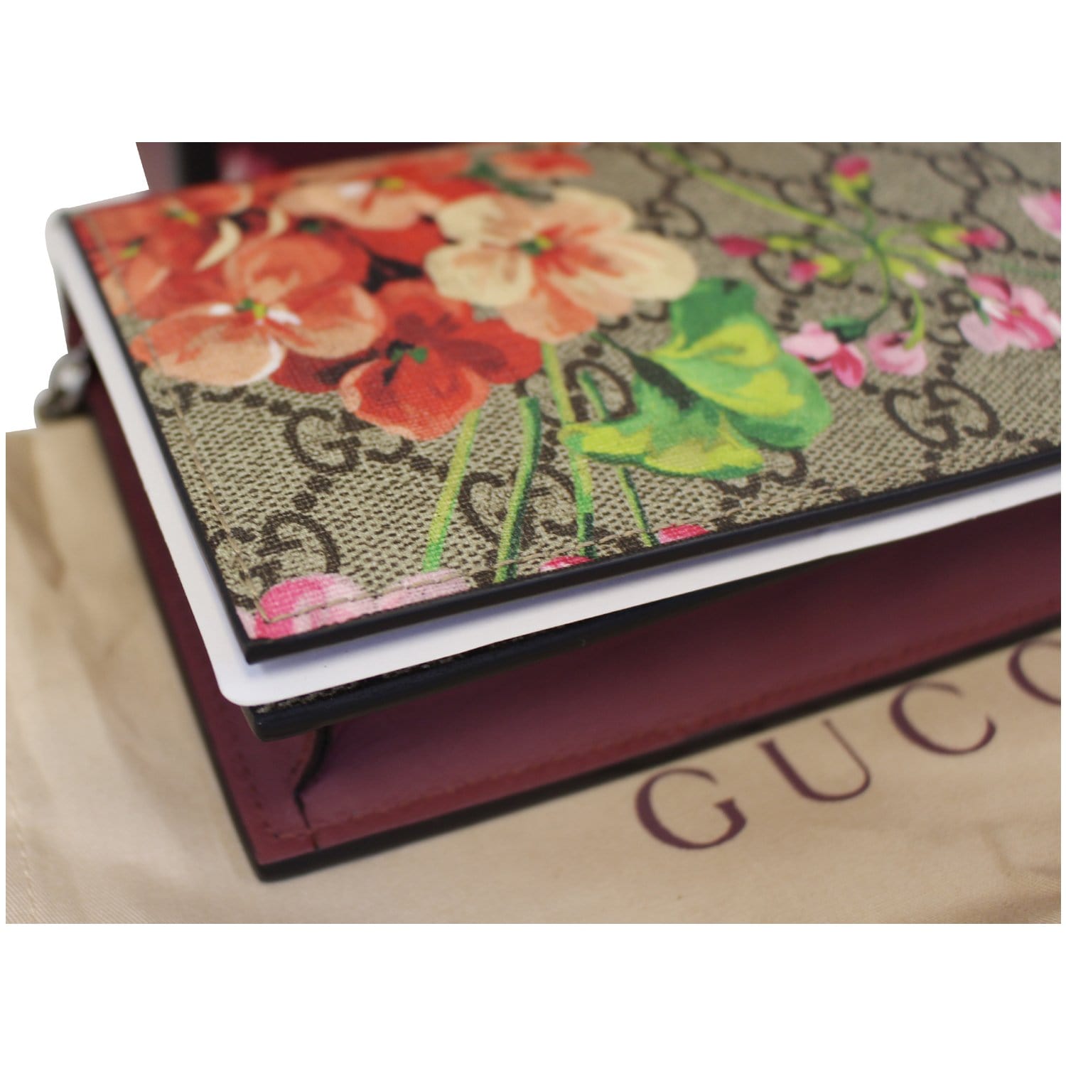 GUCCI GG Supreme Monogram Blooms Chain Wallet Beige Multicolor Dry
