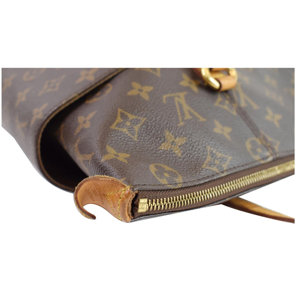 LOUIS VUITTON Totally MM Monogram Canvas Shoulder Bag Brown