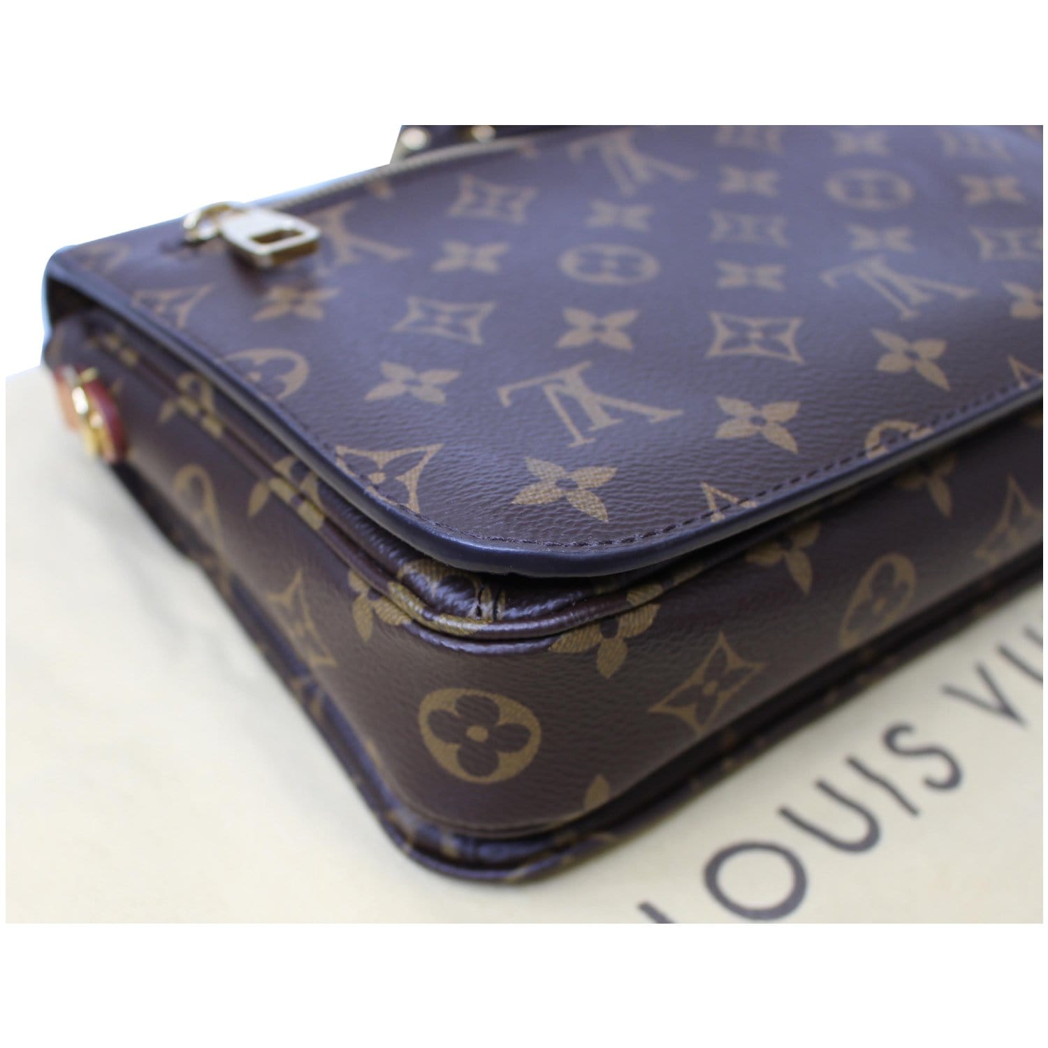 Metis cloth handbag Louis Vuitton Brown in Cloth - 31243124