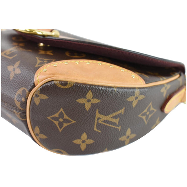 Louis Vuitton Saint Cloud NM Monogram Canvas Bag Brown - corner closeup