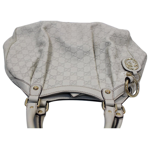 Gucci Sukey Medium Guccissima Leather Handle Handbag focused look