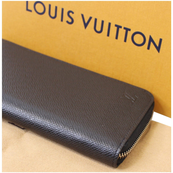 Louis Vuitton Zippy Vertical Taiga Long Wallet Black authentic 