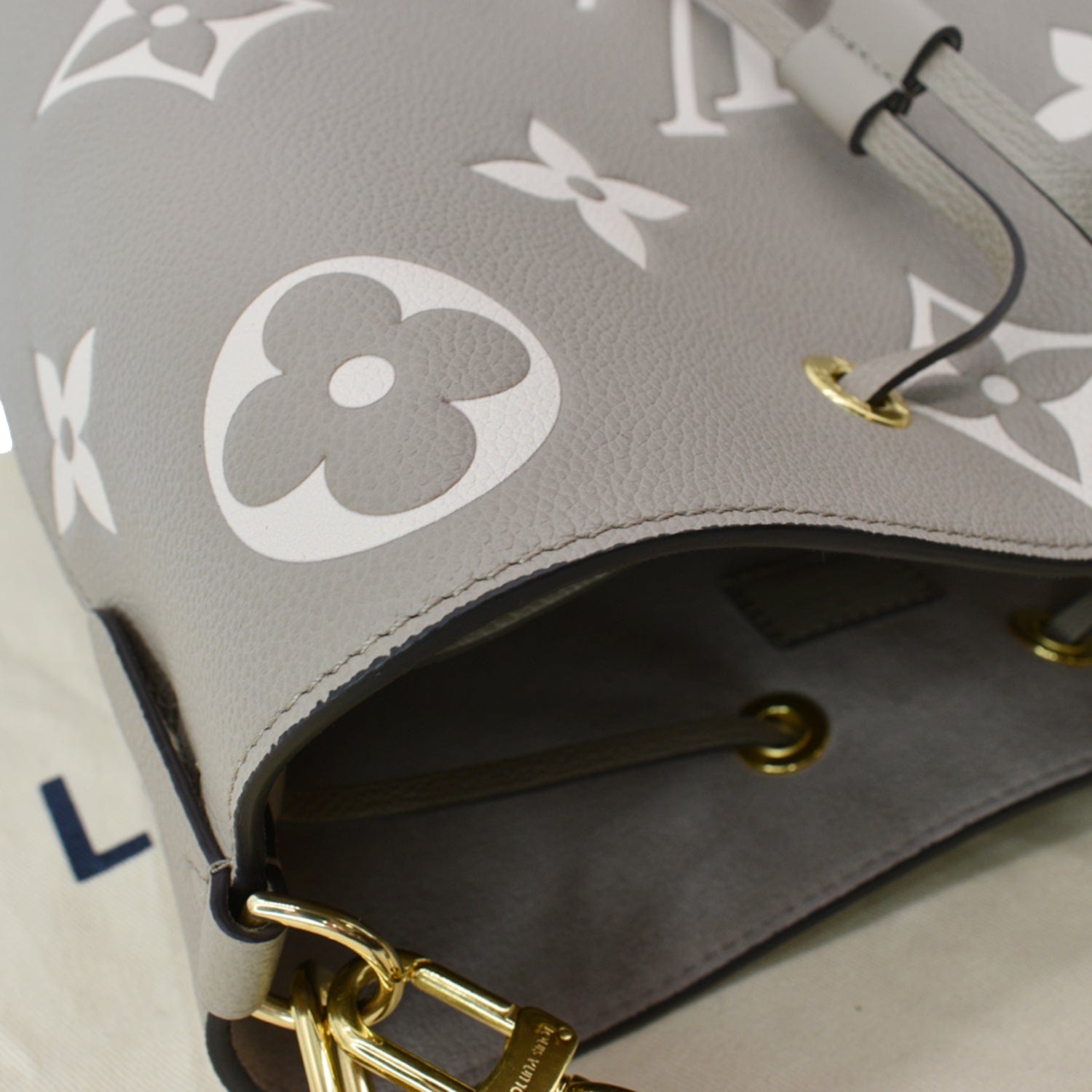 Louis Vuitton Bicolor Tourterelle/Creme Monogram Giant Empreinte Leather  NeoNoe MM Bag - Yoogi's Closet