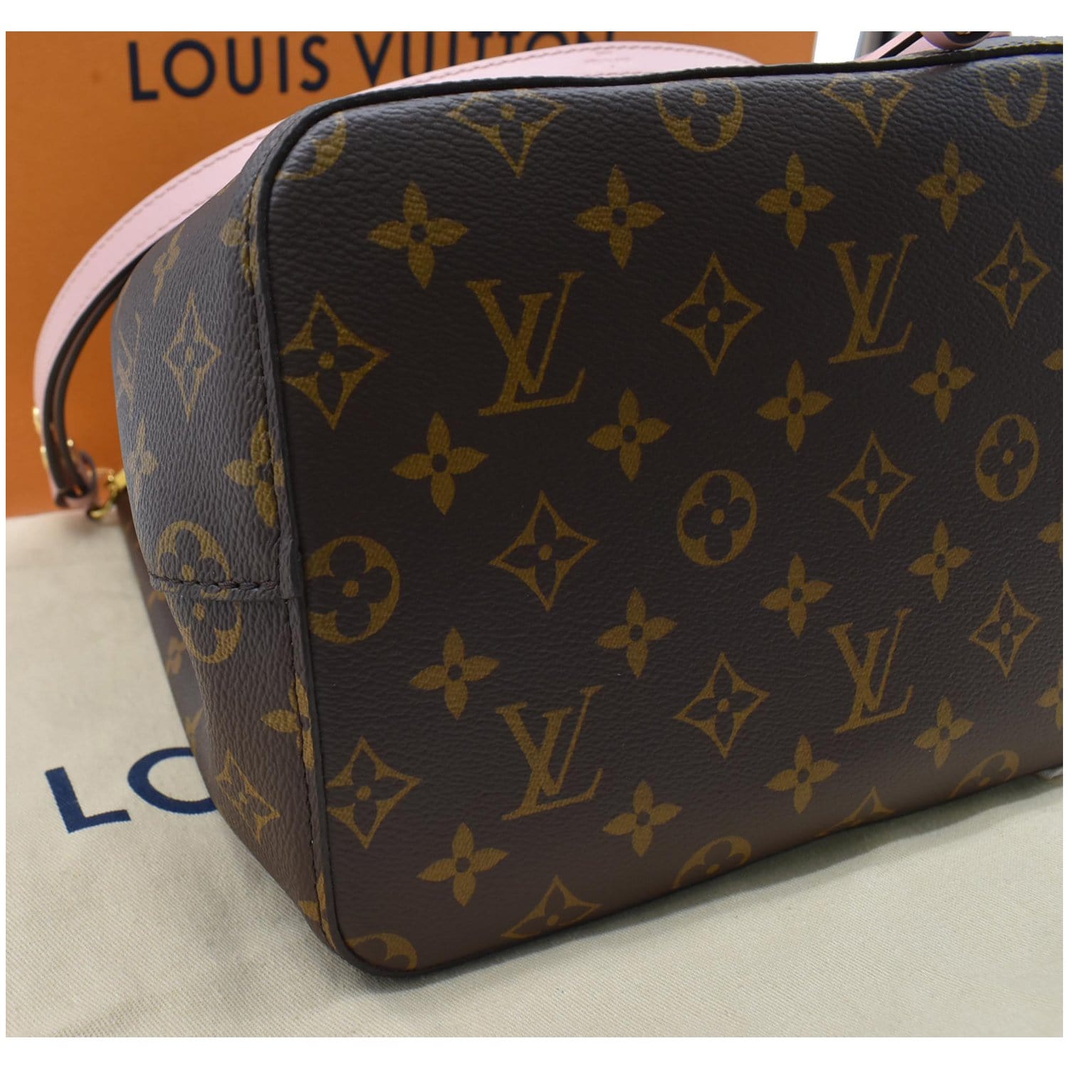 Authentic Louis Vuitton Damier Ebene NeoNoe MM Shoulder Bag – Italy Station