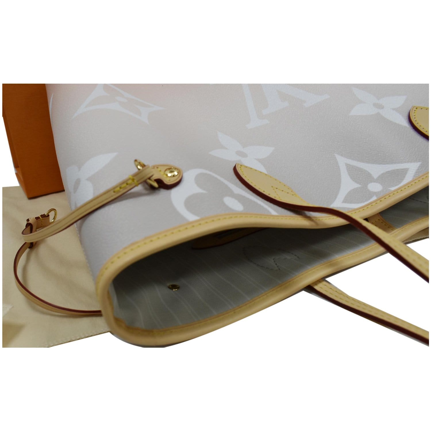 LOUIS VUITTON Monogram Giant By The Pool Neverfull MM Brume 746881