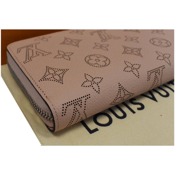 LOUIS VUITTON Mahina Leather Zippy Wallet Magnolia