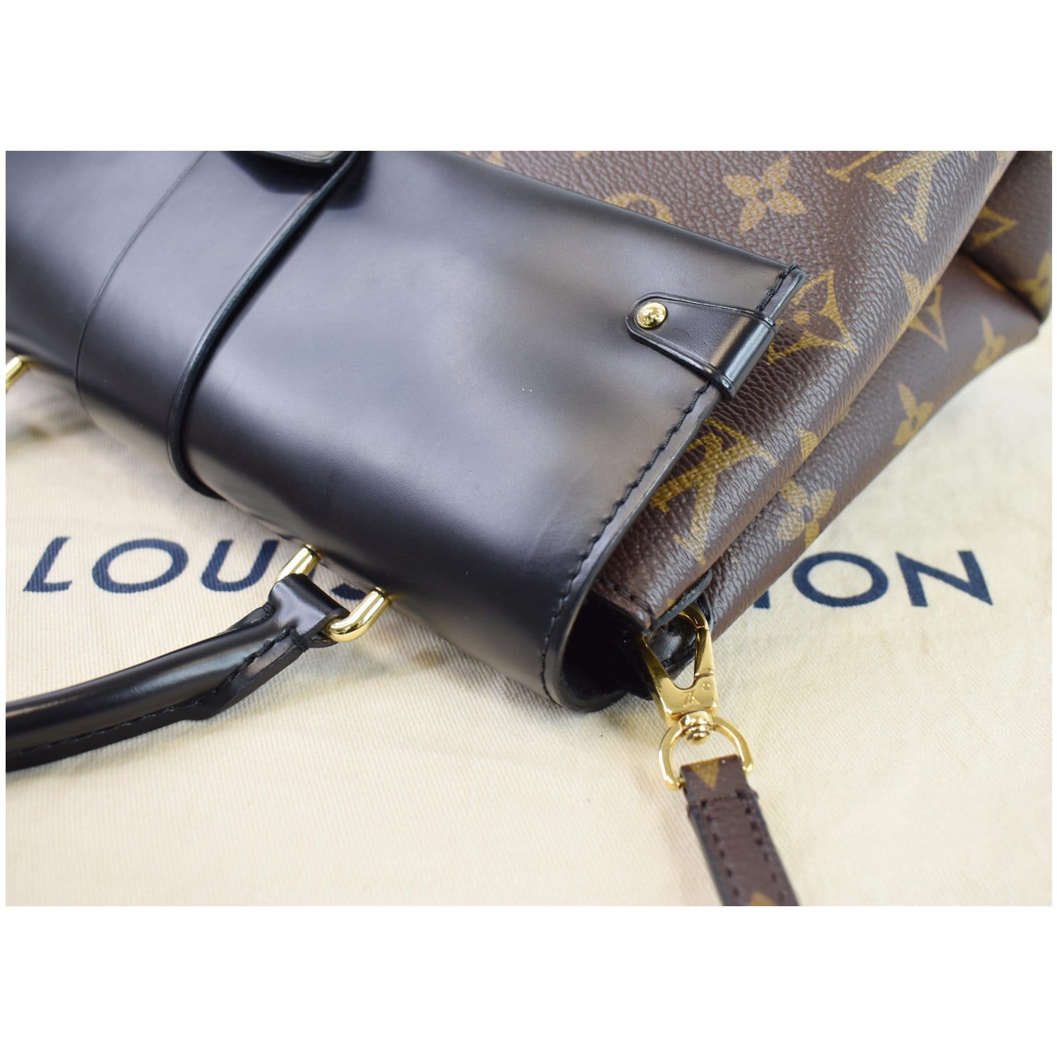 LOUIS VUITTON Monogram One Handle Flap Bag MM 919028