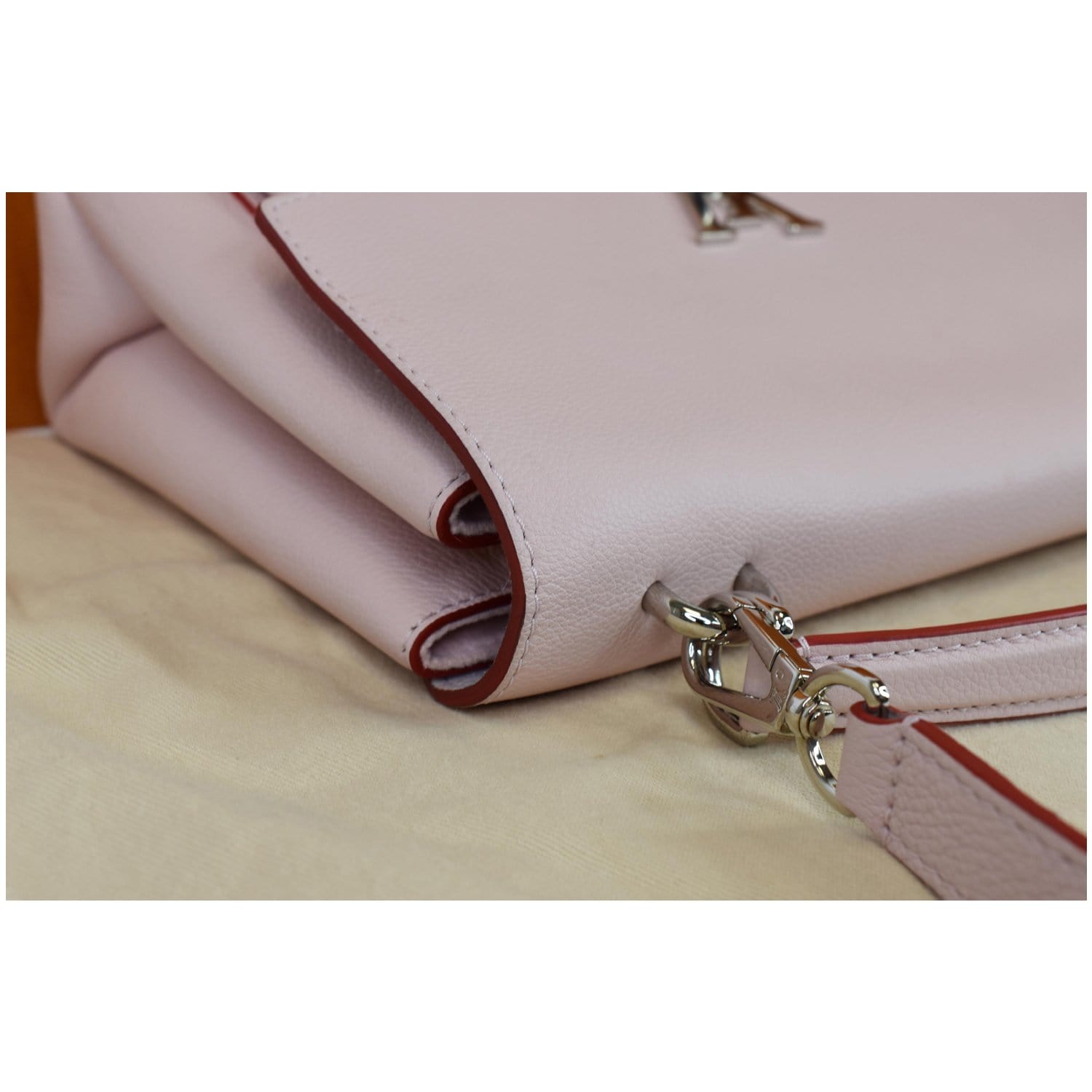 Louis Vuitton - Authenticated MyLockMe Handbag - Leather Beige Plain for Women, Good Condition