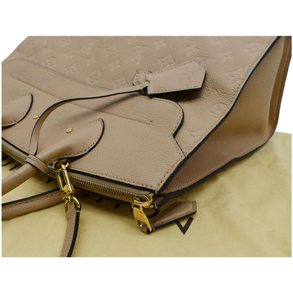 Louis Vuitton Pont Neuf MM Shoulder Bag - beige color