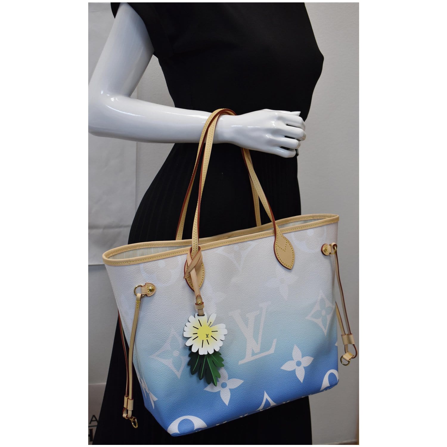 Louis Vuitton Lv neverfull shopping bag flower design MM size