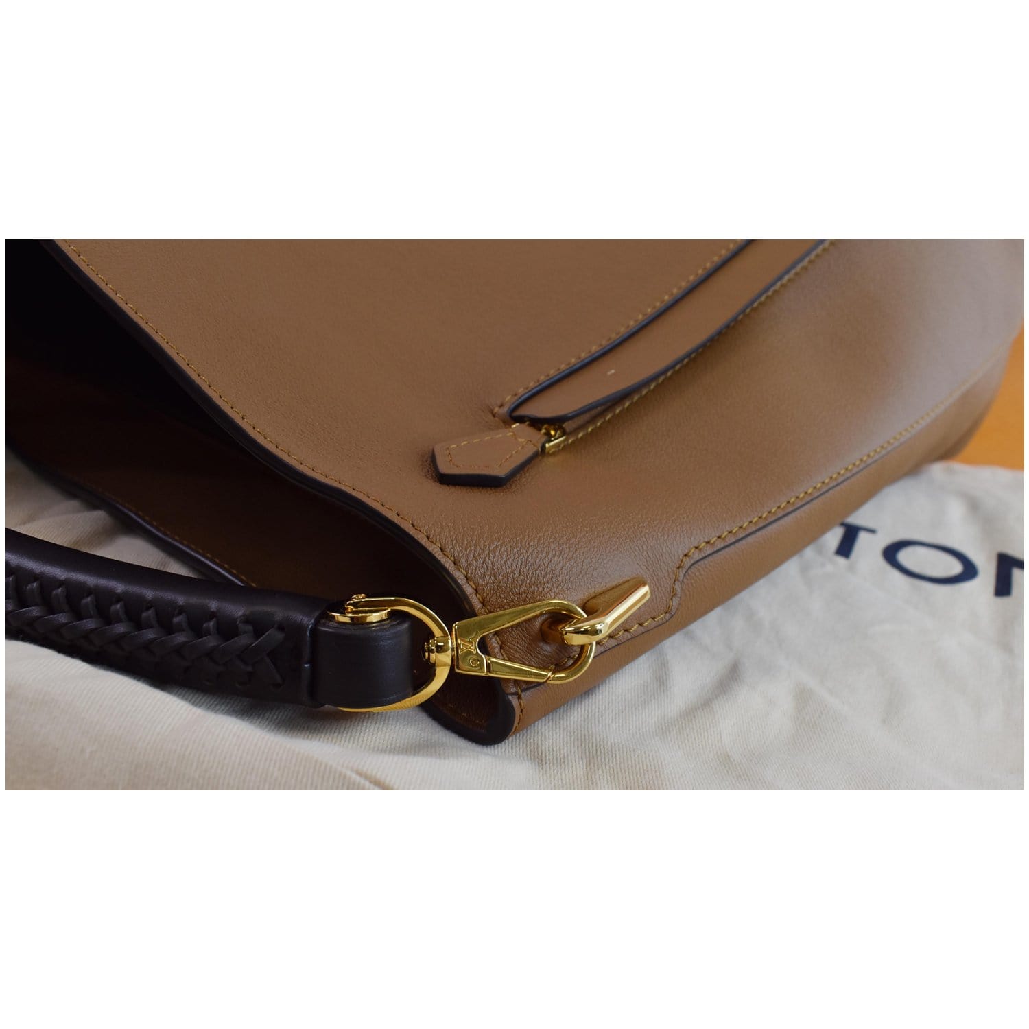 Louis Vuitton Bagatelle versus Flore bags from the Parnassea
