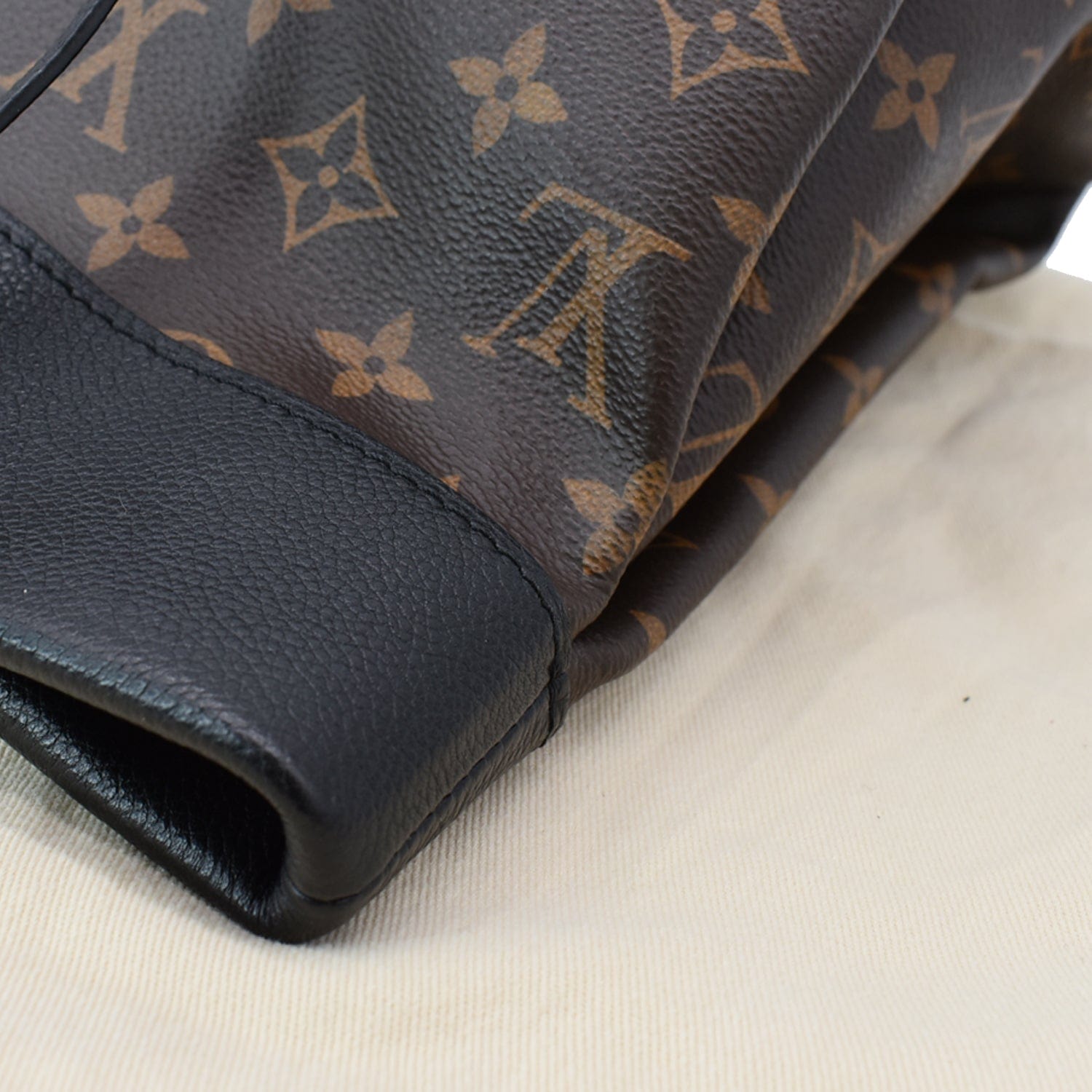 Shop Louis Vuitton Monogram Canvas Street Style Chain Leather (M23145) by  design◇base