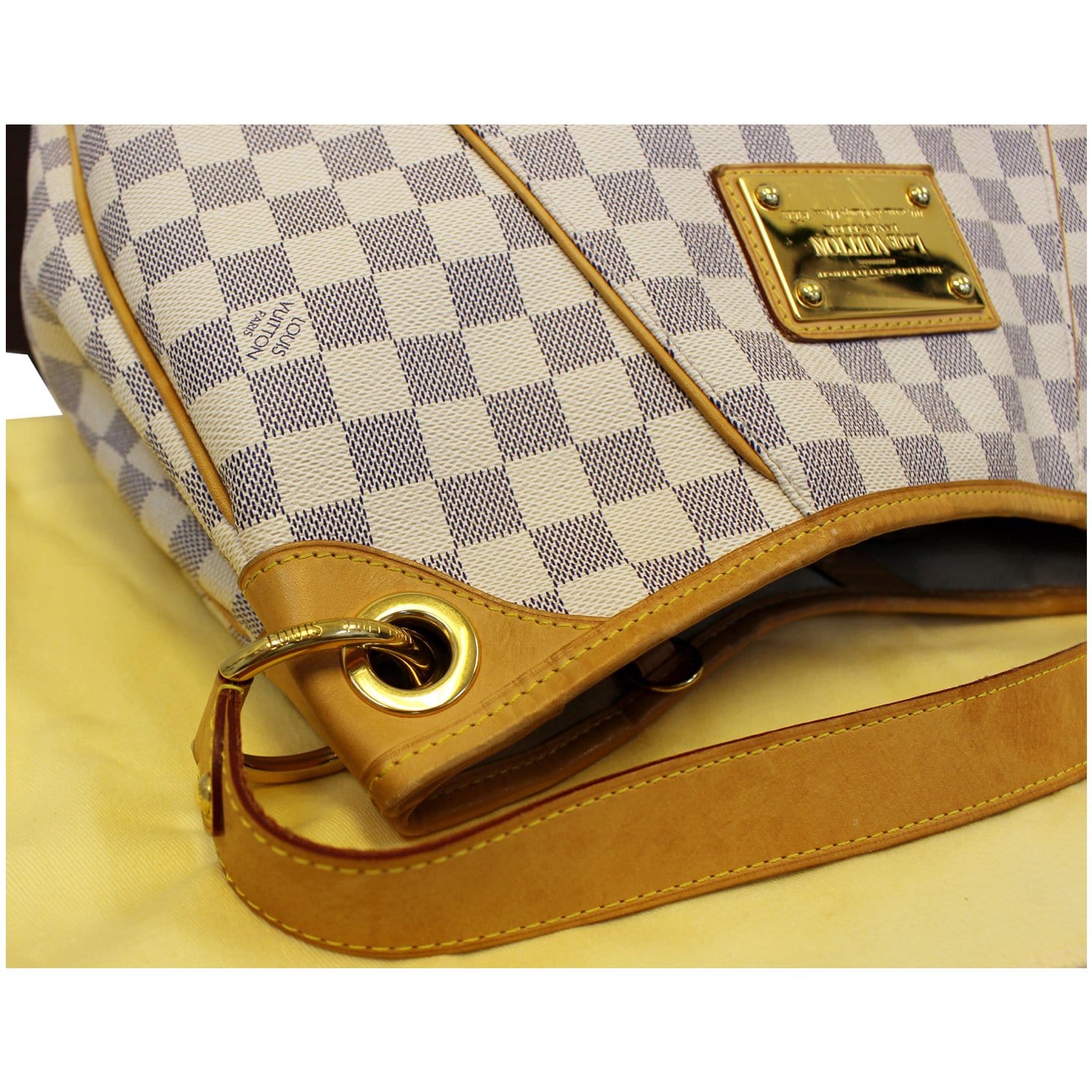 Galliera leather handbag Louis Vuitton White in Leather - 35514711