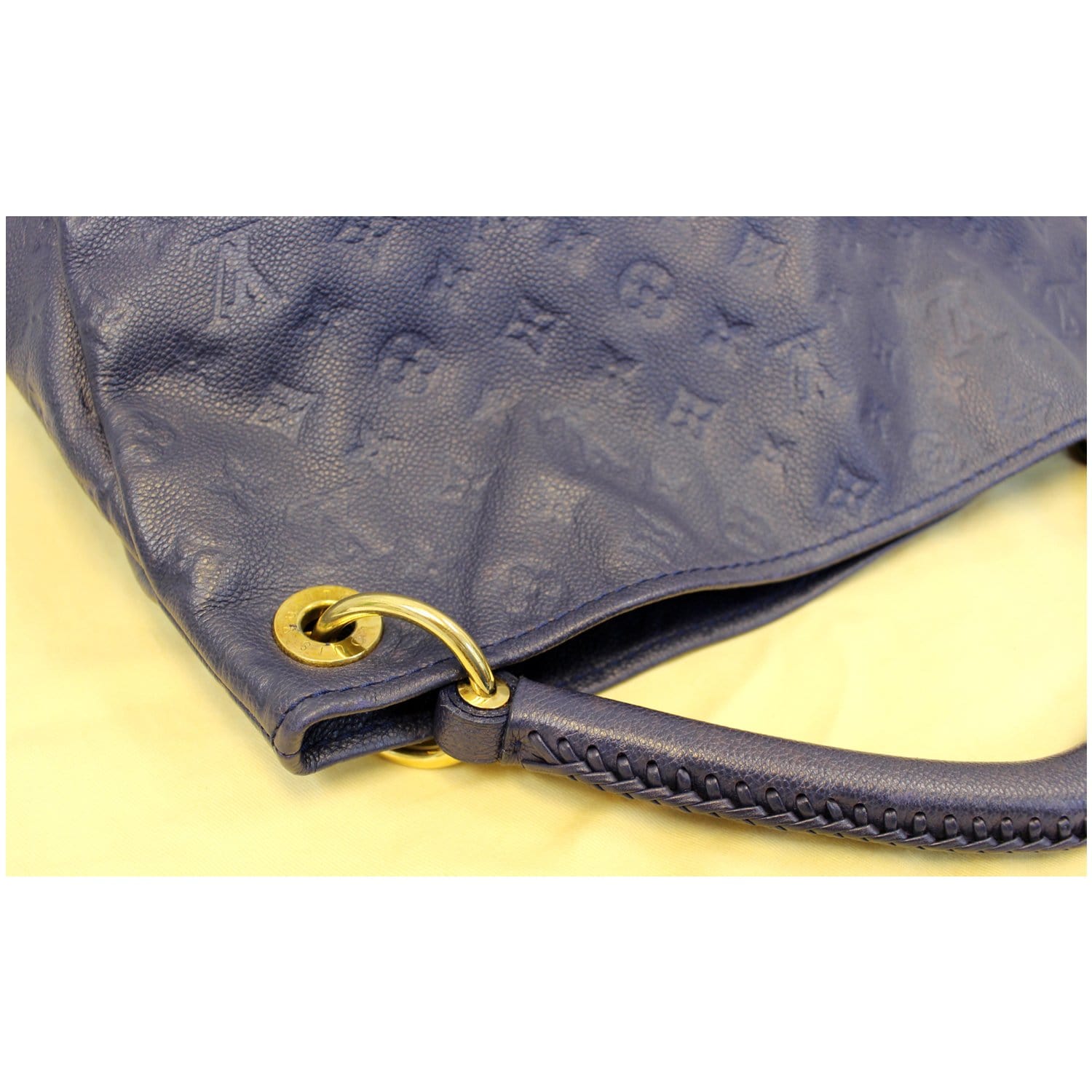Louis Vuitton Monogram Empreinte Artsy MM Shoulder Bag ○ Labellov ○ Buy and  Sell Authentic Luxury