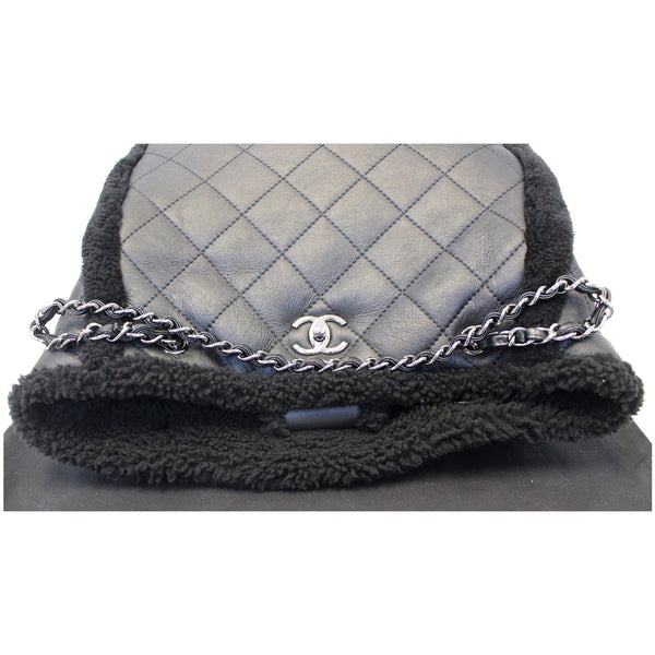 Chanel Tote Bag Cozy CC Shearling and Lambskin Black - front view
