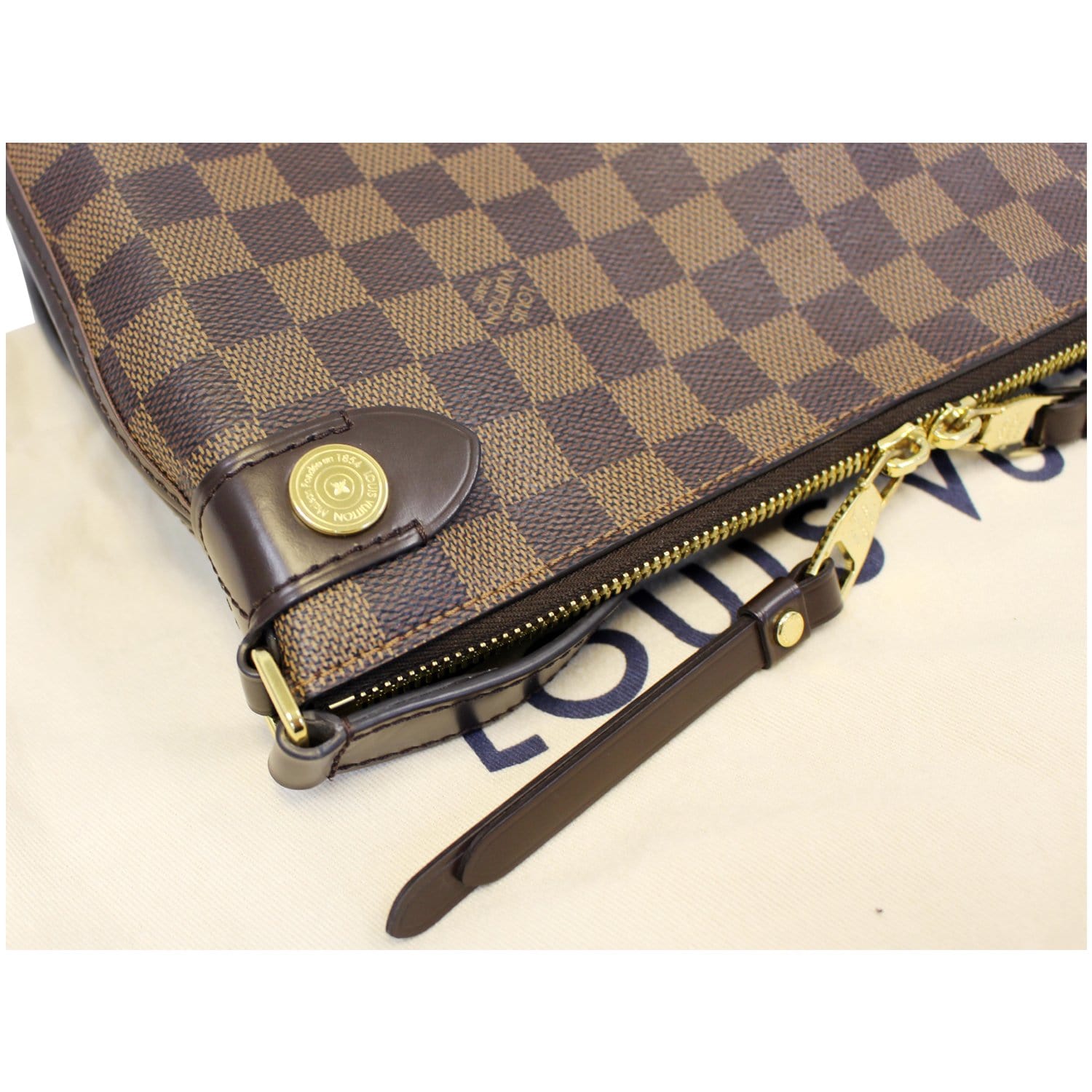 Just in! Louis Vuitton Duomo crossbody! Gorgeous with adjustable