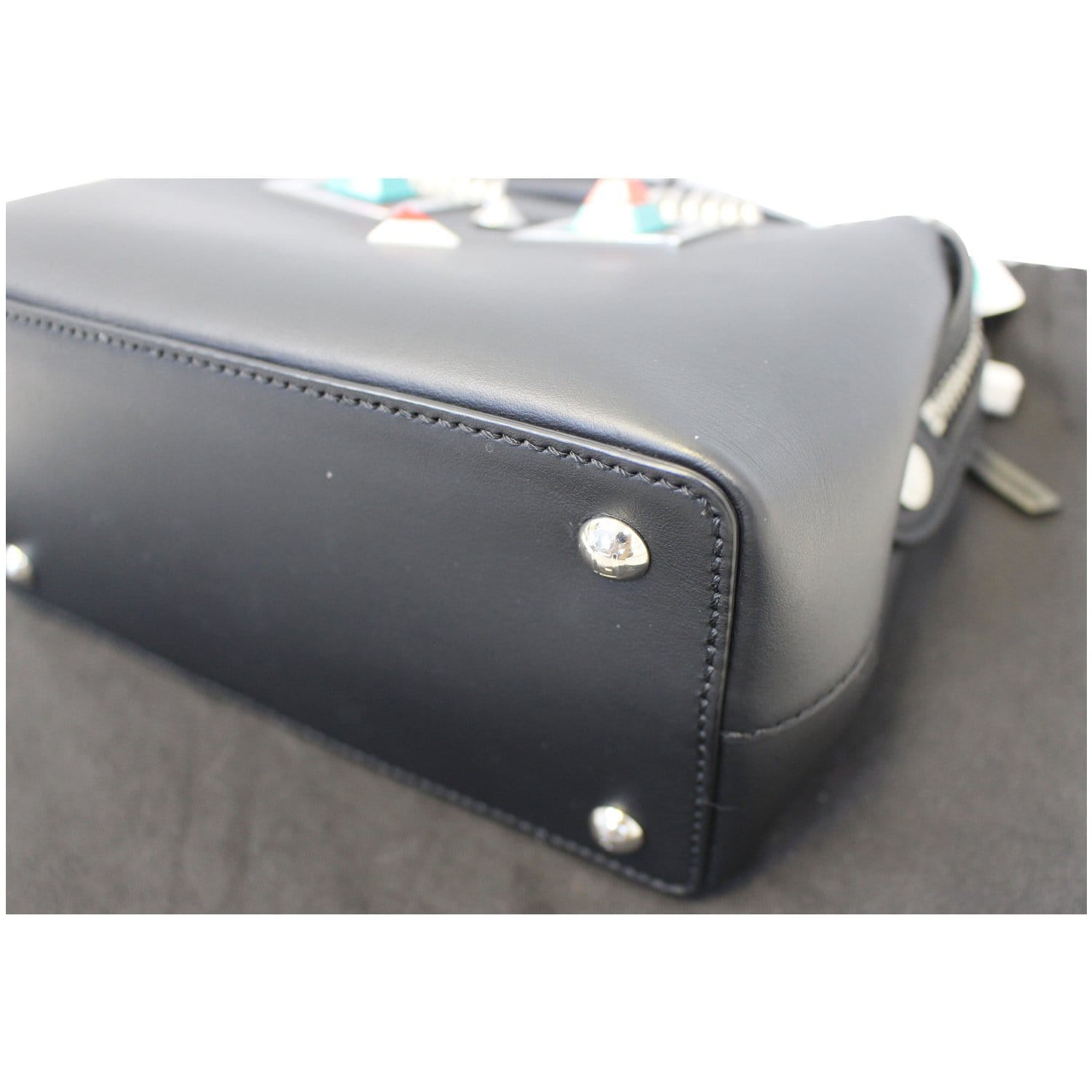 Trendy_Bee - Pedro Sales ‼️ Clutch Handle Front Flap