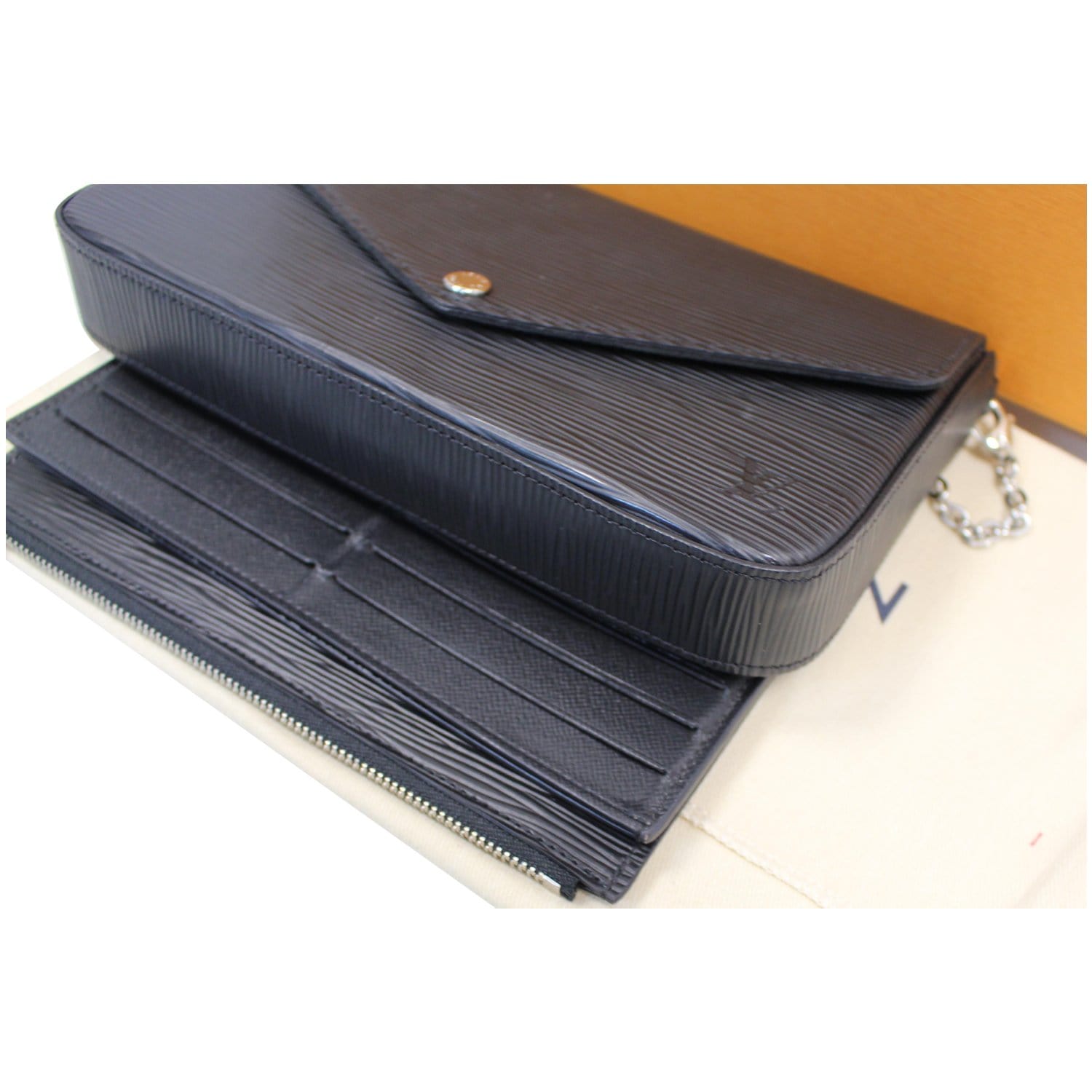 Louis Vuitton Epi Leather Black Pochette Felicie Bag (2018) For Sale at  1stDibs