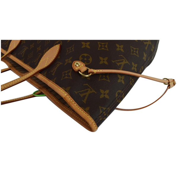 Louis Vuitton Neverfull MM Monogram Canvas Shoulder Bag - top corner close
